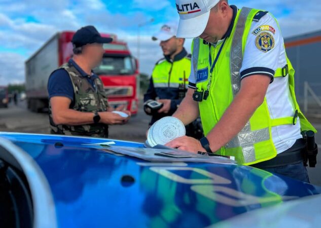 Doi șoferi, prinși pe drumuri cu vehicule neînmatriculate