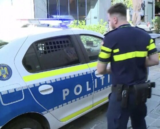  Doi tineri au fost  reținuți pentru tranzacții frauduloase cu un card găsit într-o parcare