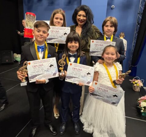 Elevii Școlii Populare de Arte „Octav Enigărescu” au strălucit la Concursul Internațional „Pianul fermecat” Elevii Școlii Populare de Arte „Octav Enigărescu” au strălucit la Concursul Internațional „Pianul fermecat”