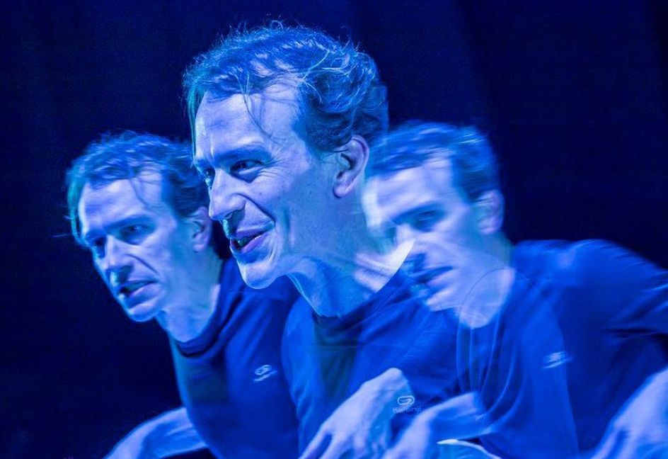 Festivalul BABEL 2025 – Ziua a cincea: Între utopii, metamorfoze și întoarcerea la esența teatrală