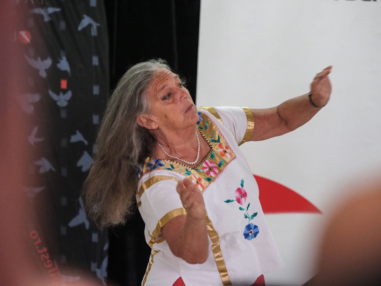 Festivalul BABEL 2025 – Ziua a cincea: Între utopii, metamorfoze și întoarcerea la esența teatrală