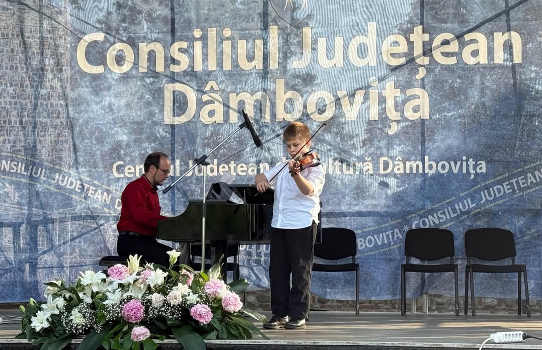 Gala elevilor Școlii Populare de Arte „Octav Enigărescu”, moment deosebit la Zilele Județului Dâmbovița