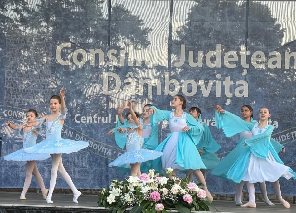 Gala elevilor Școlii Populare de Arte „Octav Enigărescu”, moment deosebit la Zilele Județului Dâmbovița