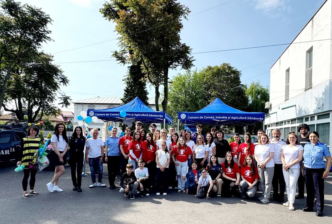 Jandarmii, polițiștii și voluntarii „Salvați Copiii” împreună pentru o zi specială dedicată copiilor