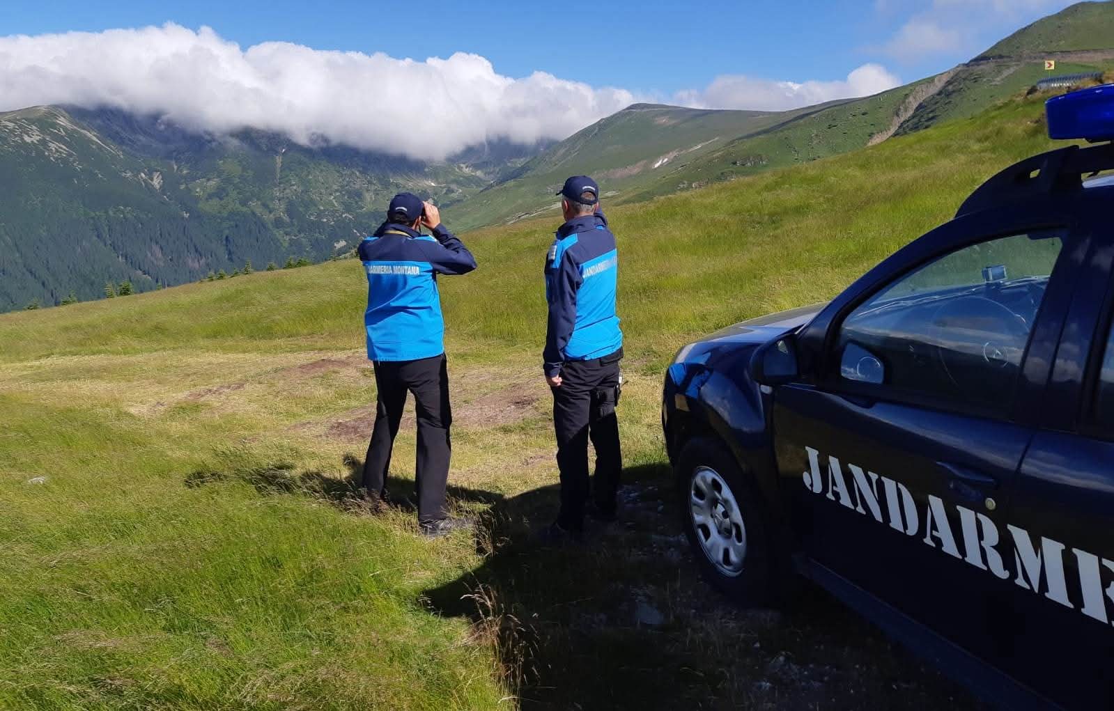 Jandarmii montani dâmbovițeni vă recomandă siguranță și responsabilitate pe traseele din Masivul Bucegi