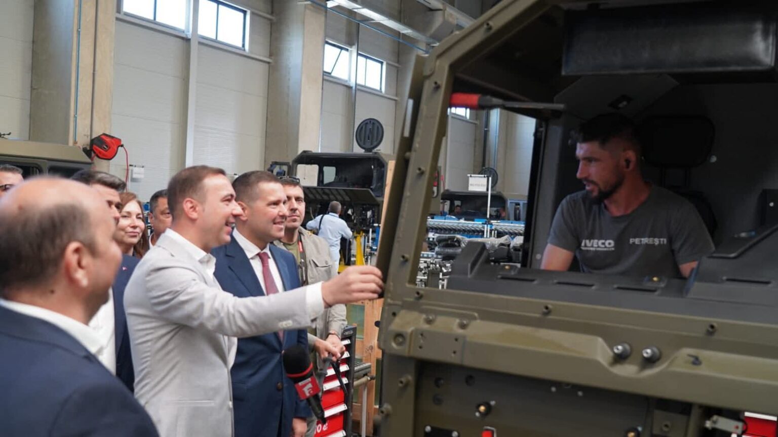 Județul Dâmbovița, pe harta strategică a NATO: Uzina Dragomirești urmează să devină Centru de Excelență NATO pentru muniție Județul Dâmbovița, pe harta strategică a NATO: Uzina Dragomirești urmează să devină Centru de Excelență NATO pentru muniție