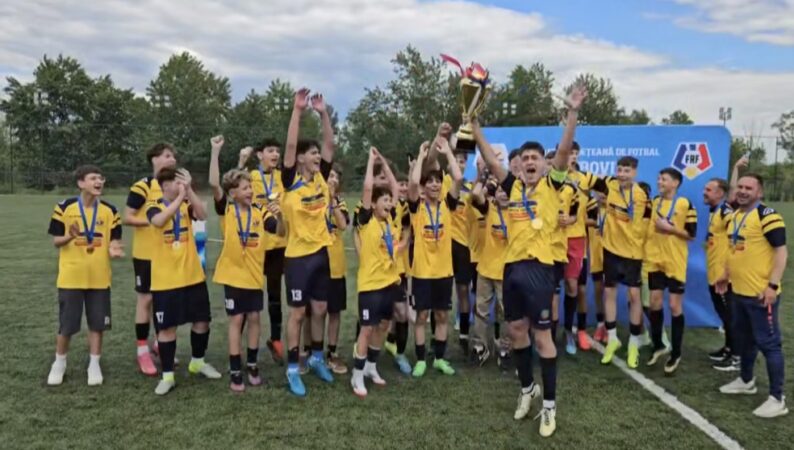 Kinder Târgoviște, noua campioană județeană U15 după o finală spectaculoasă cu Voința Vișina Kinder Târgoviște, noua campioană județeană U15 după o finală spectaculoasă cu Voința Vișina