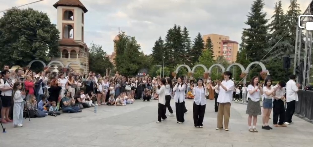 „Noi suntem Coreea” – Spectacol din Seul, magie în Piața Mihai Viteazul din Târgoviște