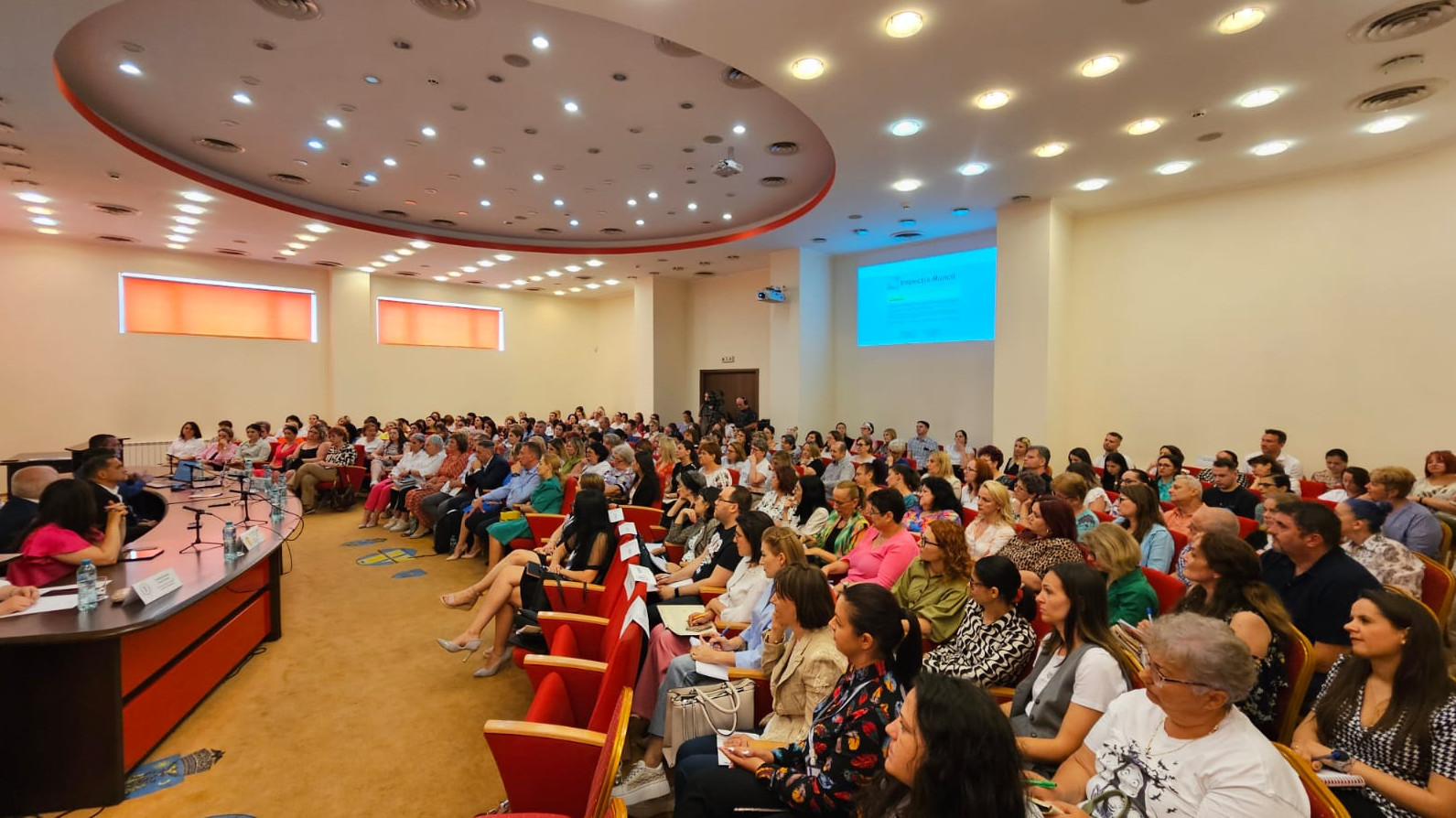 Peste 200 de angajatori dâmbovițeni, informați despre platforma REGES-ONLINE , un pas important pentru transparentizarea relațiilor de muncă