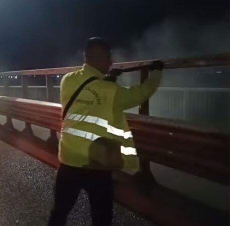 Târgoviște: Program de noapte pentru igienizarea podurilor și pasajelor rutiere, prioritate pentru un oraș curat și sigur Târgoviște: Program de noapte pentru igienizarea podurilor și pasajelor rutiere, prioritate pentru un oraș curat și sigur