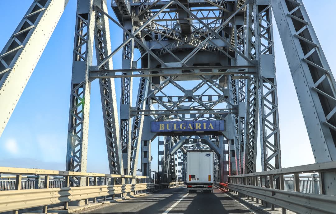 Trafic oprit temporar pe Podul Prieteniei Giurgiu – Ruse: Se execută reparații urgente