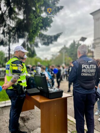 Ziua Porților Deschise la Poliția Dâmbovița: Copiii au descoperit meseria de polițist!