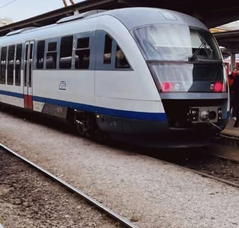 S-a aprobat reducerea tarifelor pentru transportul studenților pe calea ferată și metrou S-a aprobat reducerea tarifelor pentru transportul studenților pe calea ferată și metrou