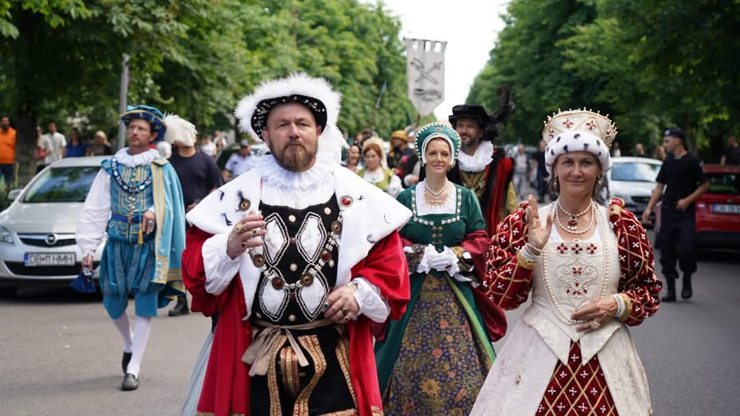 Spectacol medieval pe străzile Târgoviștei, de Zilele Județului Dâmbovița