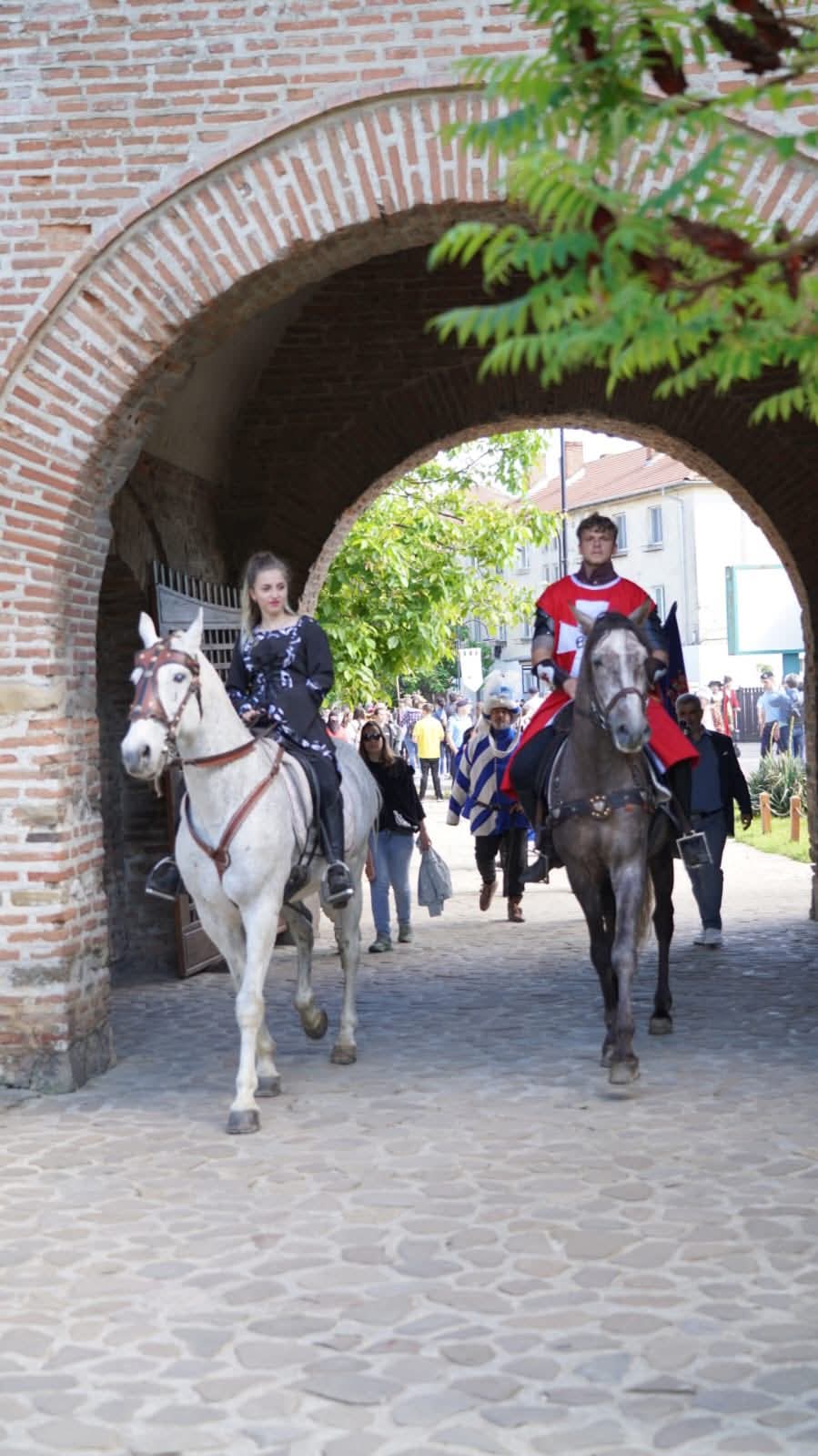 Spectacol medieval pe străzile Târgoviștei, de Zilele Județului Dâmbovița