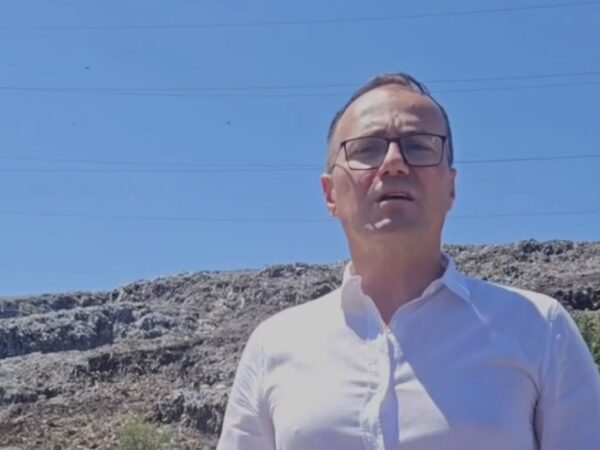 Deputatul PNL, Aurelian Costinescu s-a trezit: Groapa de gunoi a luat foc, dar până atunci… liniște totală