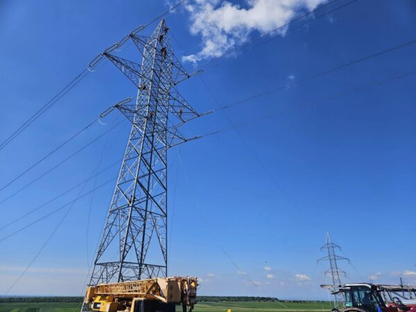 Canicula aduce riscul unui blackout în România, pene de curent: Sistemul energetic, la limită din cauza consumului
