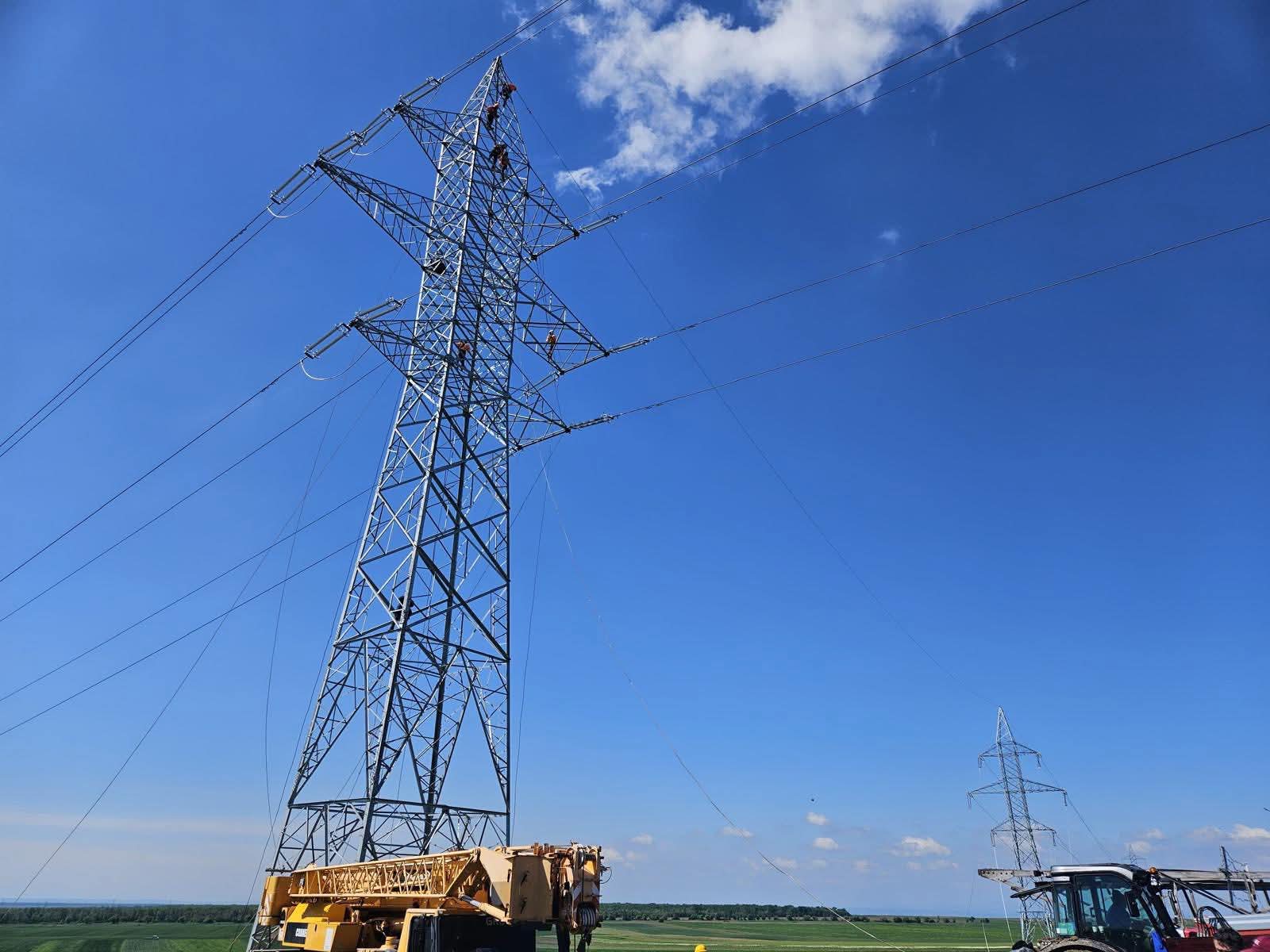 Canicula aduce riscul unui blackout în România, pene de curent: Sistemul energetic, la limită din cauza consumului