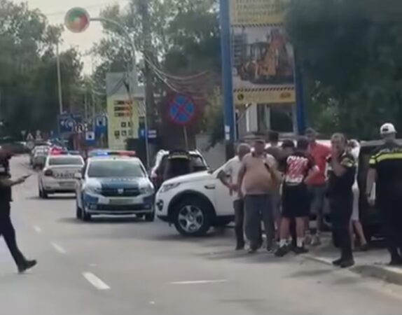 Coliziune pe strada Magrini din Târgoviște: O femeie și un copil de 5 ani, răniți și transportați la spital