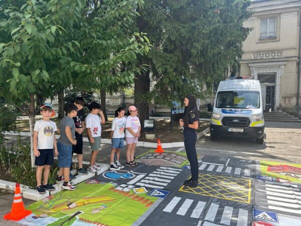 Copii, dar responsabili! Lecție de siguranță pentru micii participanți ai programului „Vacanță la bibliotecă” Copii, dar responsabili! Lecție de siguranță pentru micii participanți ai programului „Vacanță la bibliotecă”