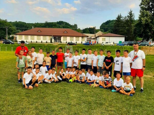  Fotbalul revine la Pietrari: Stadion modernizat și echipă nouă în competiții