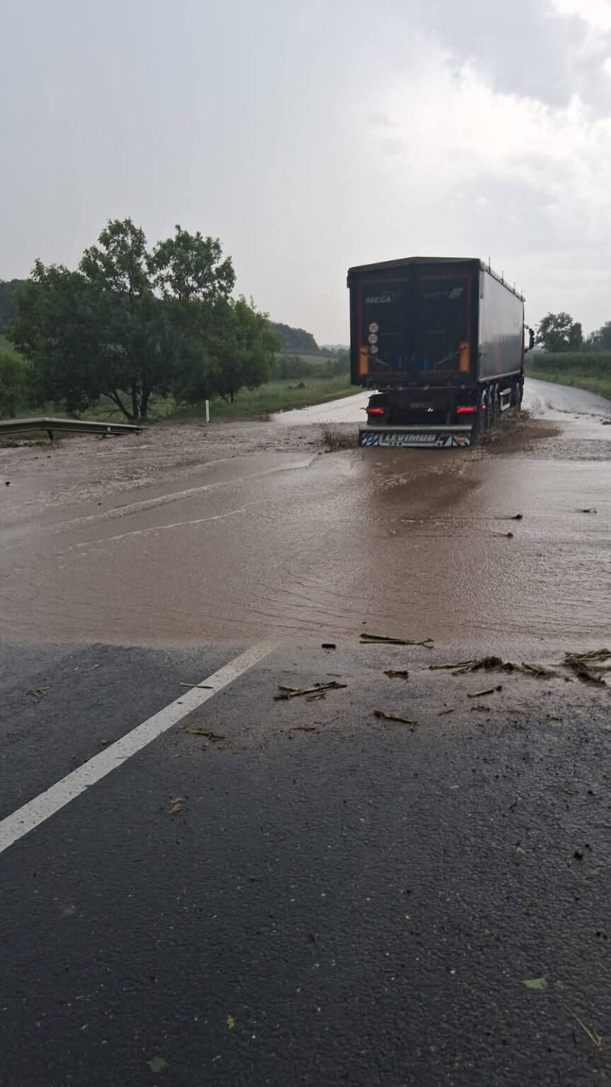 Mare atenție la vreme: Furtunile extreme fac prăpăd în țară Mare atenție la vreme: Furtunile extreme fac prăpăd în țară