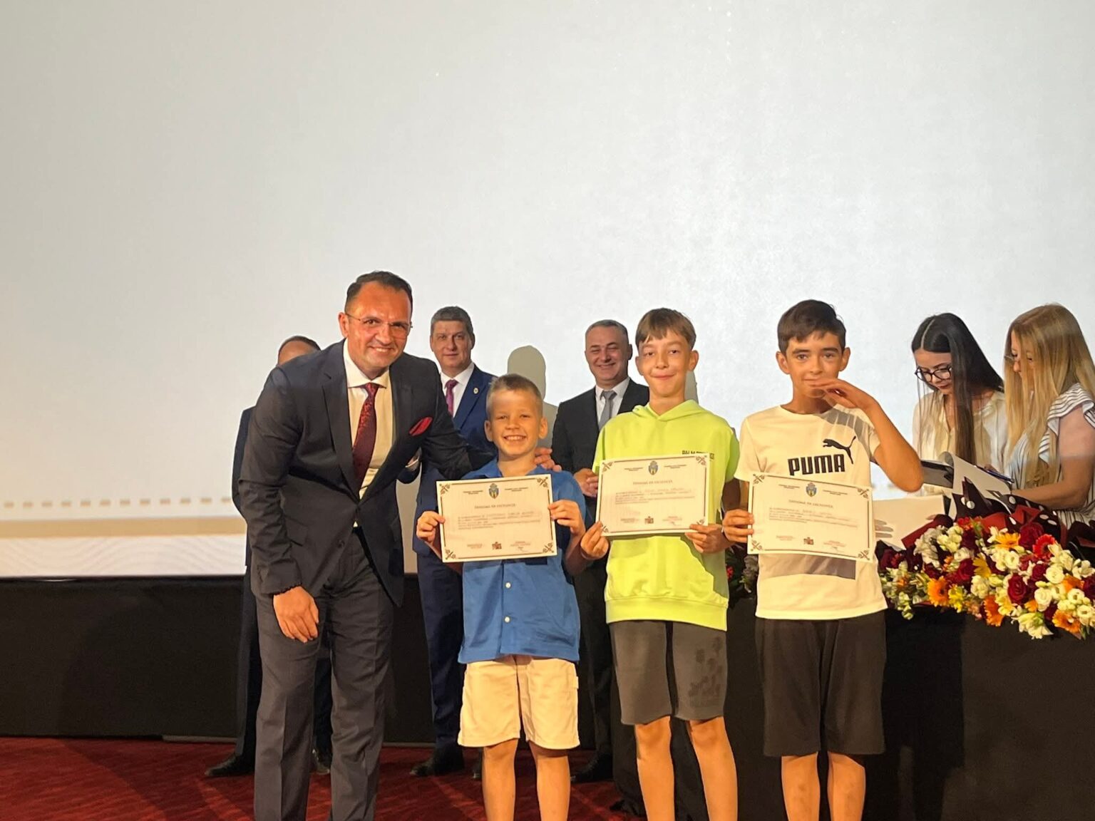 Gala Performanței în Educația Târgovișteană , ediția a IX-a: Elevii de top și mentorii lor, premiați de administrația locală târgovișteană