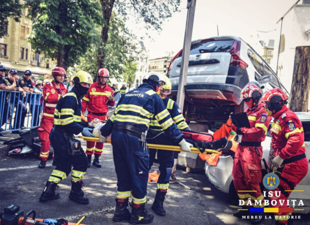 ISU Dâmbovița s-a remarcat la Competiția Națională de Descarcerare și Acordare a Primului Ajutor Medical Calificat