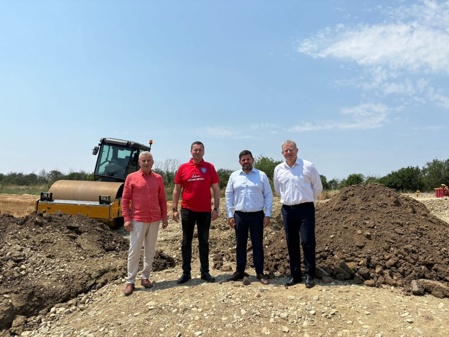 Infrastructura din comuna Poiana prinde contur, președintele CJ Dâmbovița, Corneliu Ștefan, a făcut o vizită pe șantierele în lucru Infrastructura din comuna Poiana prinde contur, președintele CJ Dâmbovița, Corneliu Ștefan, a făcut o vizită pe șantierele în lucru