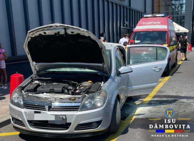 Mașină cuprinsă de flăcări în parcarea Dâmbovița Mall Mașină cuprinsă de flăcări în parcarea Dâmbovița Mall