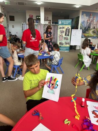 Mici artiști în cadrul programului „Vacanță la bibliotecă ” Mici artiști în cadrul programului „Vacanță la bibliotecă ”