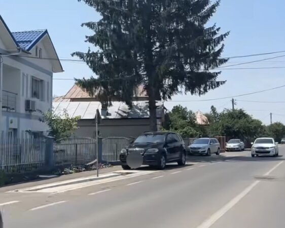 Oprirea și staționarea pe trotuar sau pista de biciclete, strict interzise pe DJ719 – Strada Tudor Vladimirescu din Răzvad Oprirea și staționarea pe trotuar sau pista de biciclete, strict interzise pe DJ719 – Strada Tudor Vladimirescu din Răzvad