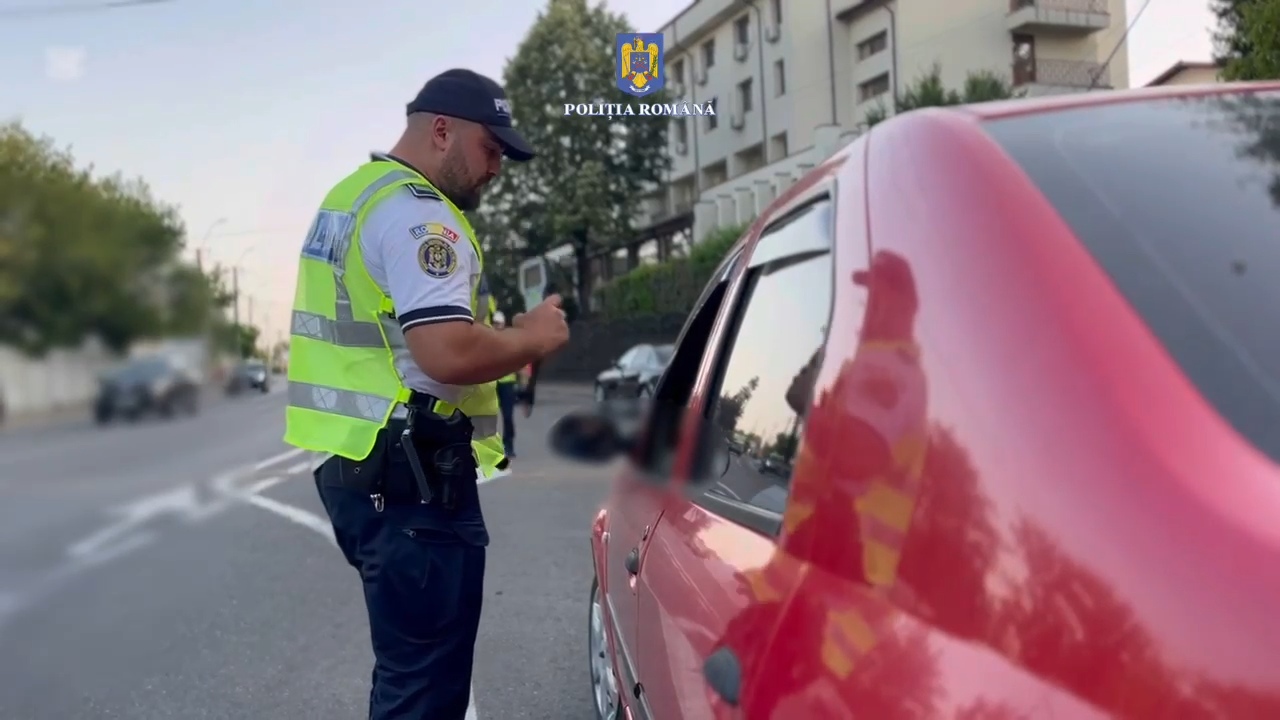 Poliția Dâmbovița a dat peste 300 de amenzi și a scos din trafic zeci de pericole pe patru roți în doar 8 ore