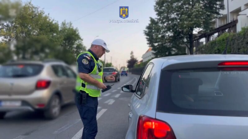 Poliția Dâmbovița a dat peste 300 de amenzi și a scos din trafic zeci de pericole pe patru roți în doar 8 ore Poliția Dâmbovița a dat peste 300 de amenzi și a scos din trafic zeci de pericole pe patru roți în doar 8 ore