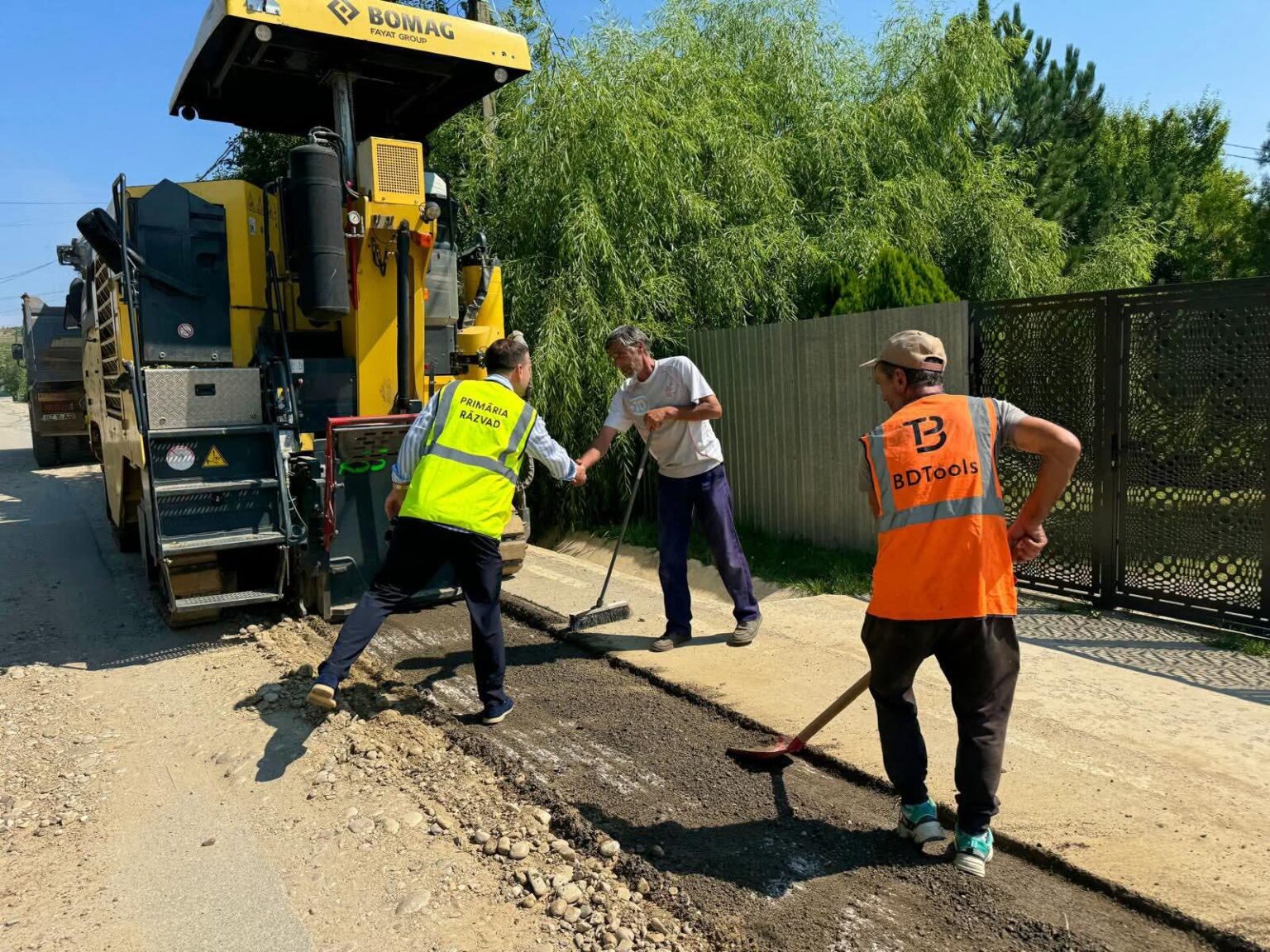 Primarul Emanuel Spătaru impune reguli ferme pentru constructorii din Răzvad Primarul Emanuel Spătaru impune reguli ferme pentru constructorii din Răzvad