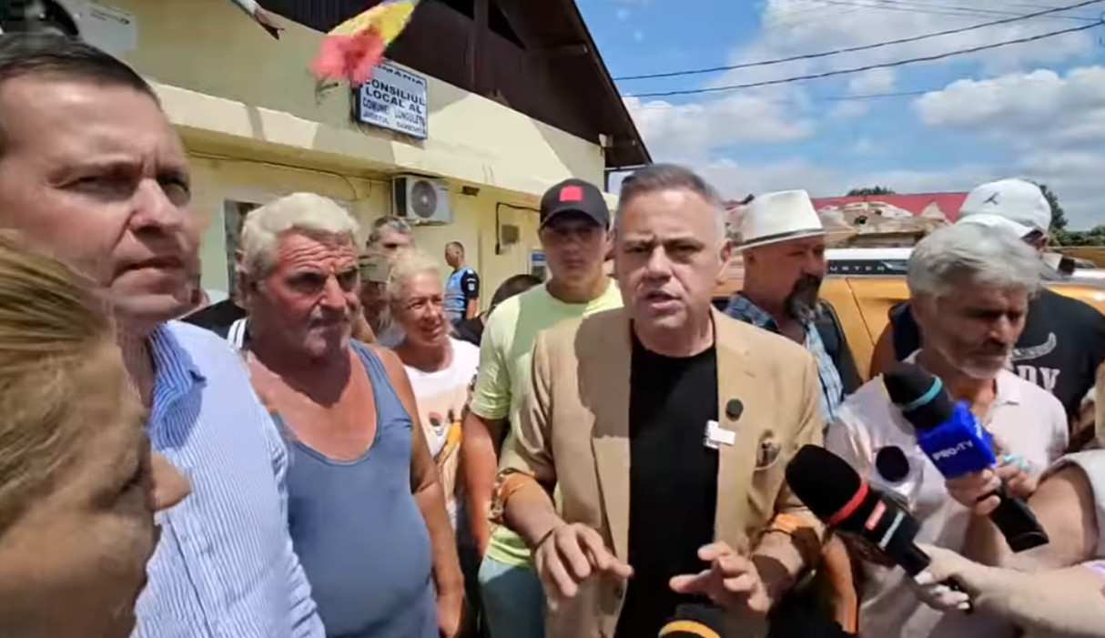 Protest la Lungulețu: Fermierii revoltați, autoritățile județene și ministrul Agriculturii mediatează și aprobă irigații gratuite până la finalul anului