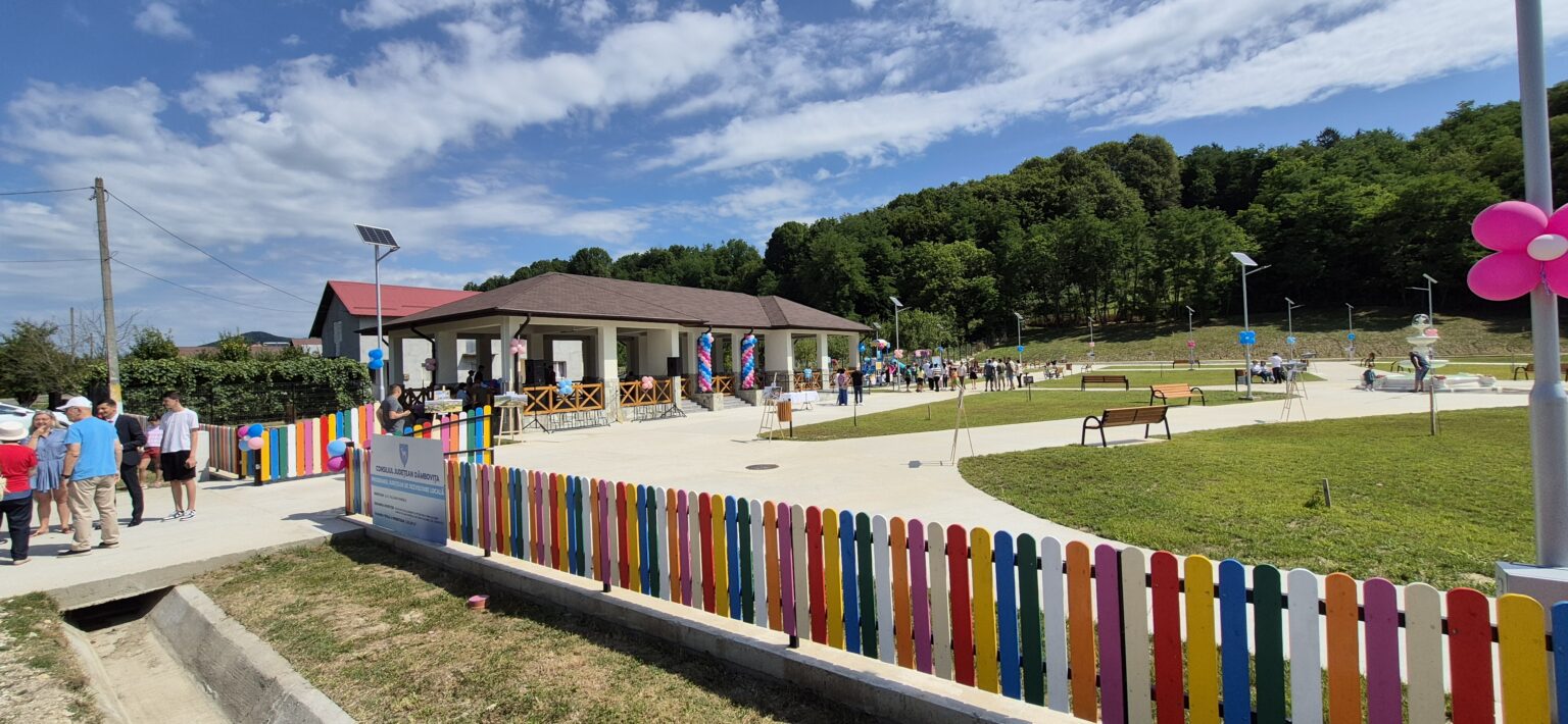 Zonă de agrement inaugurată la Vulcana Pandele, investiție realizată cu sprijinul CJ Dâmbovița Zonă de agrement inaugurată la Vulcana Pandele, investiție realizată cu sprijinul CJ Dâmbovița