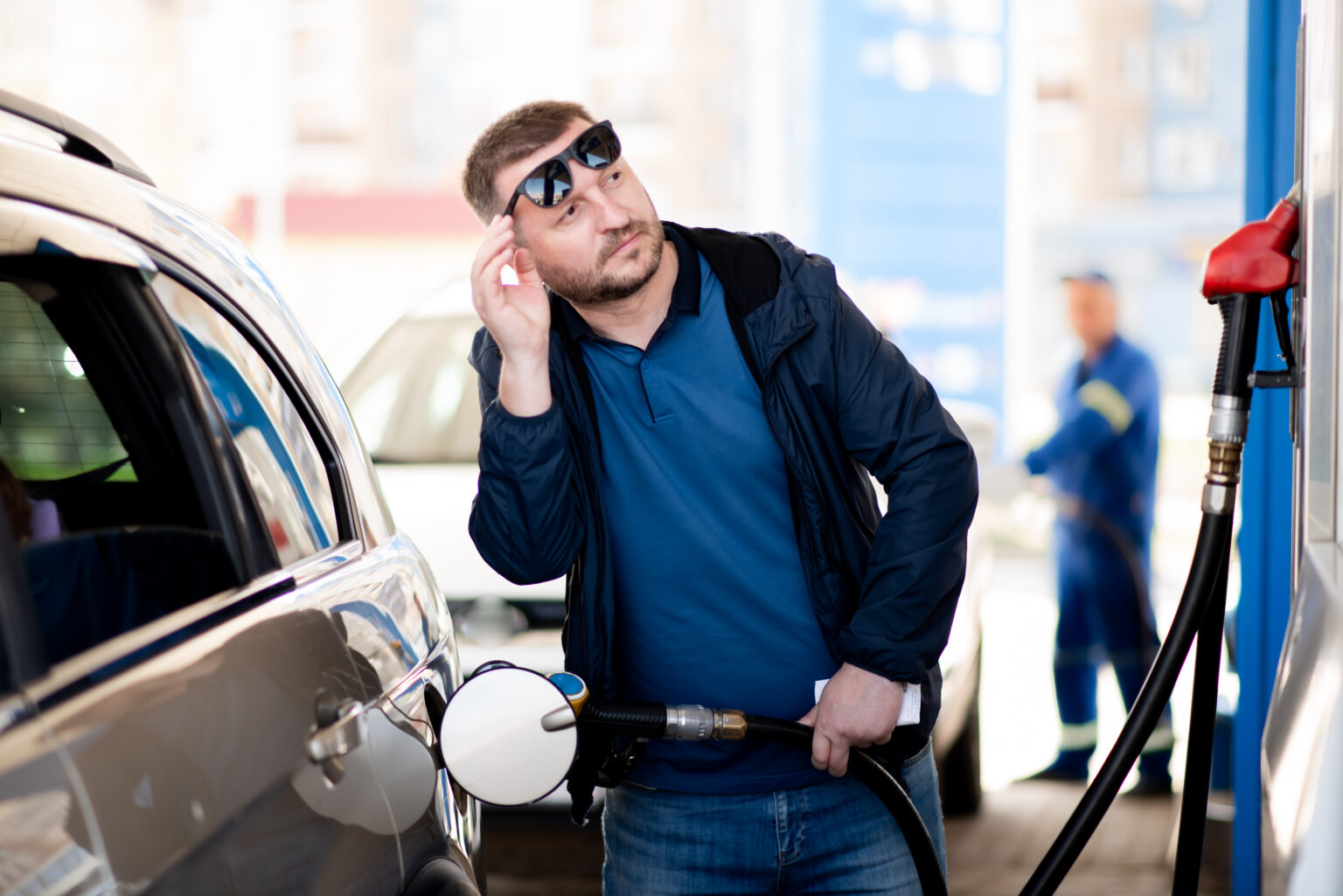 Ce faci dacă ai pus combustibil greșit într-o mașină închiriată?