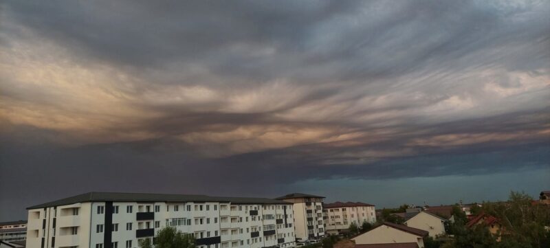 Alertă meteo! Vijelii, grindină și răcire accentuată în perioada 22-23 august Alertă meteo! Vijelii, grindină și răcire accentuată în perioada 22-23 august