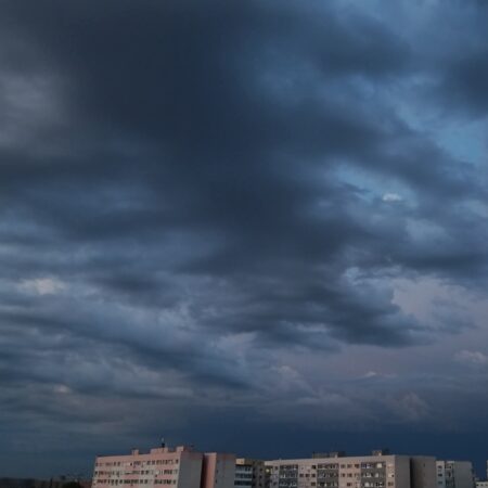 Alertă meteo în județul Dâmbovița: Ploi, vânt și răcoare