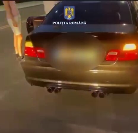 Autoturism cu modificări neomologate, depistat de polițiști în Târgoviște