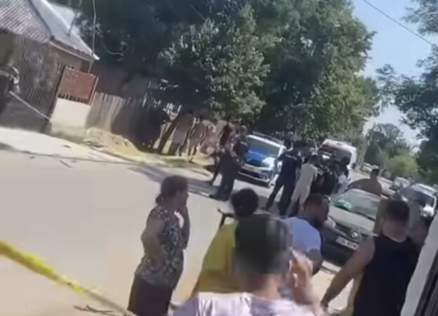 Bătaie ca în Vestul Sălbatic la Corbii Mari: Polițiștii  au tras focuri de armă 