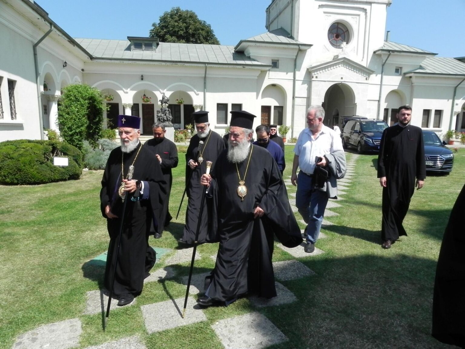 Ierarhi din Grecia, oaspeți ai Arhiepiscopiei Târgoviștei 