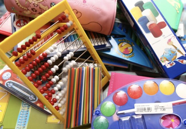 Numărătoarea inversă: Doar 10 zile până la școală, iar rafturile magazinelor sunt luate cu asalt