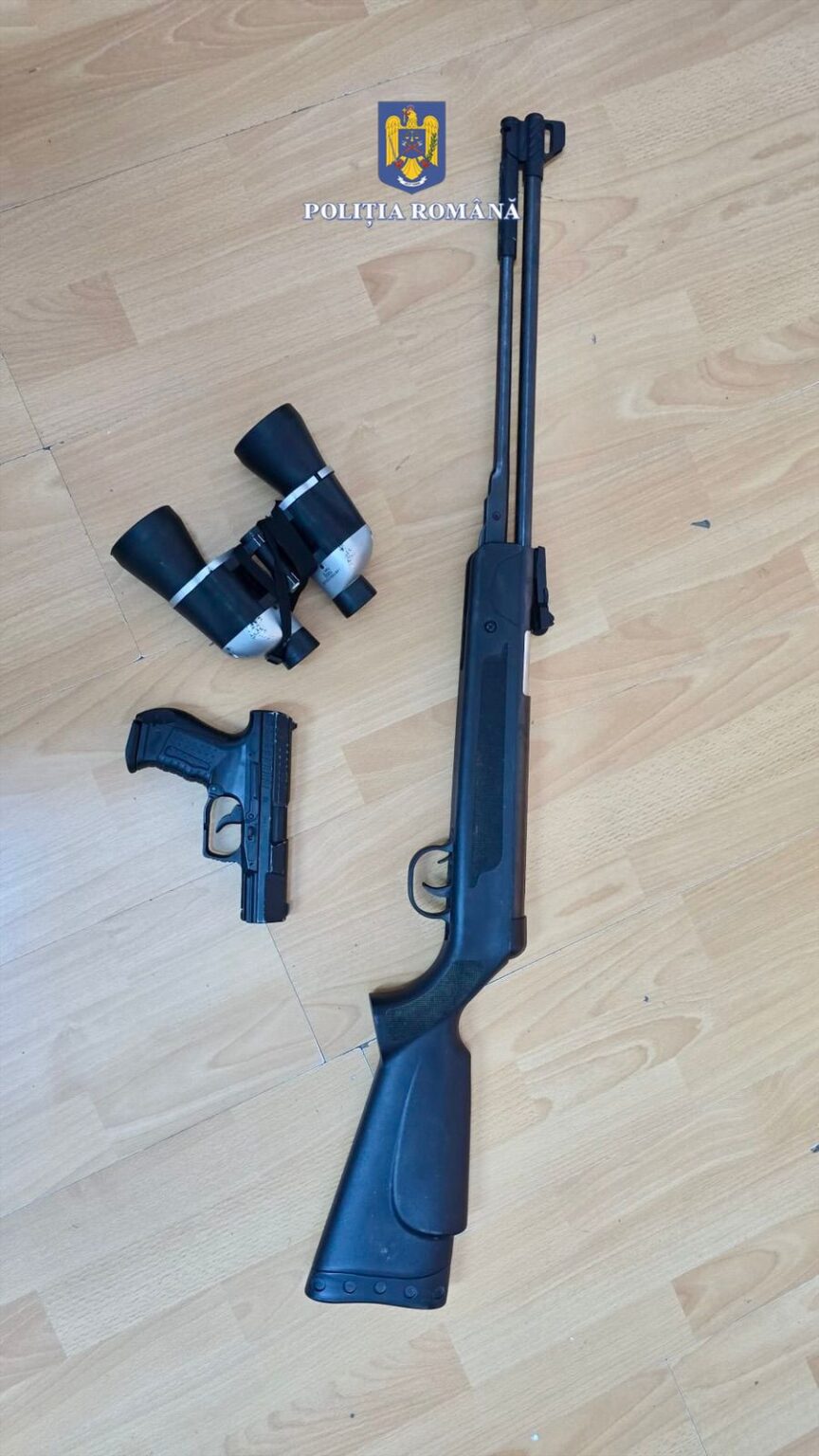 Percheziții la braconieri în Dâmbovița: Arme, câini ogari și animale sălbatice indisponibilizate Percheziții la braconieri în Dâmbovița: Arme, câini ogari și animale sălbatice indisponibilizate