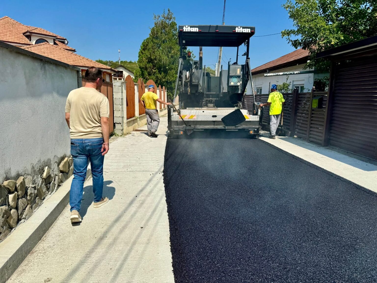 Primarul comunei Răzvad, Emanuel Spătaru: Continuăm să lucrăm pentru modernizarea străzilor