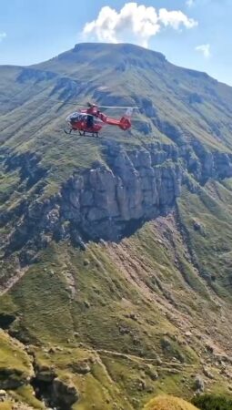 Salvare aeriană spectaculoasă în zona Padina-Peștera:  Bărbat de 73 de ani evacuat în stare gravă