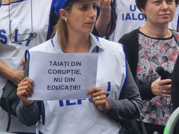 Sindicale din educație condamnă afirmațiile premierului și anunță noi proteste