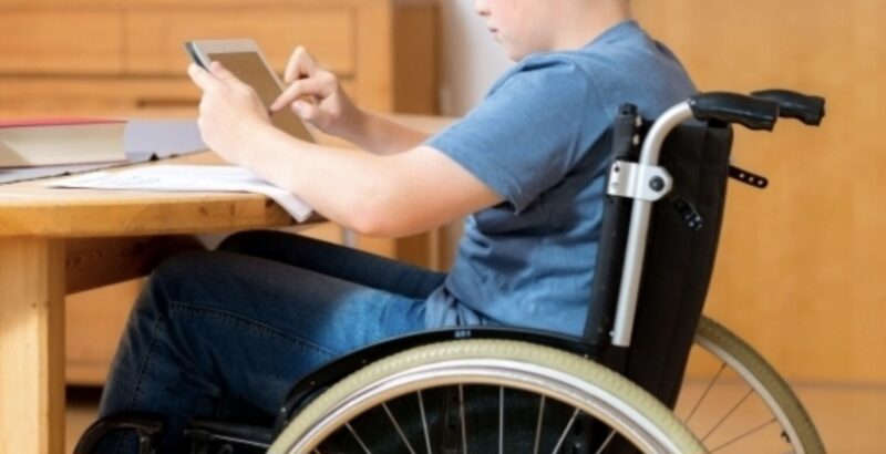 Până la 39.900 lei pentru echipamente asistive:  Persoanele cu handicap din Dâmbovița pot obține sprijin prin Programul Național TECH ASSIST