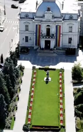 Târgoviște, din ce în ce mai verde:  Mii de arbori și flori plantate, parcuri reamenajate și noi investiții în spațiile verzi